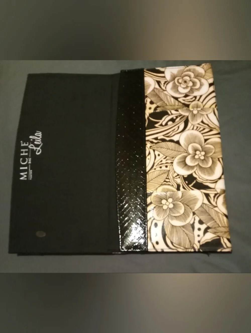 MICHE Leila Classic Shell Cover August 2010 Floral Magnetic Purse Wrap NWOT